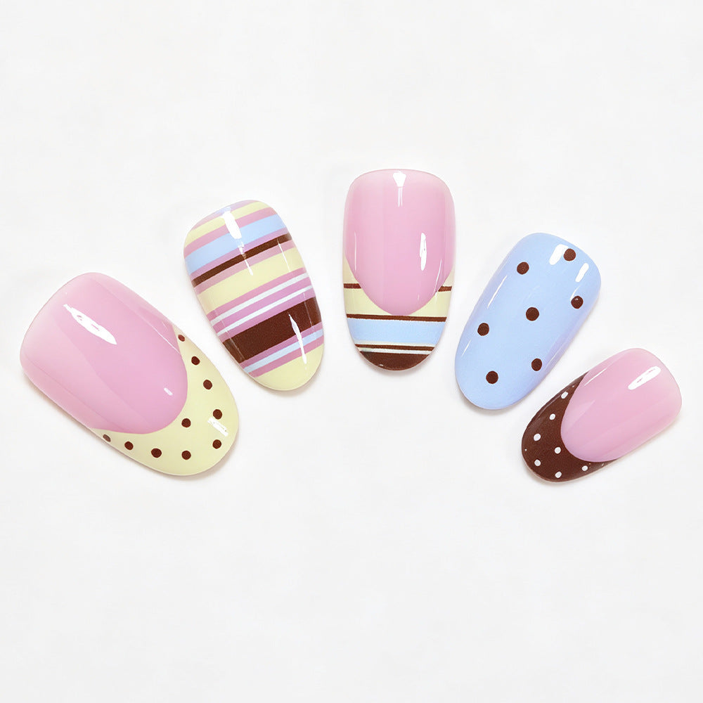 Künstlerisches Stiletto-Nageldesign Karnz