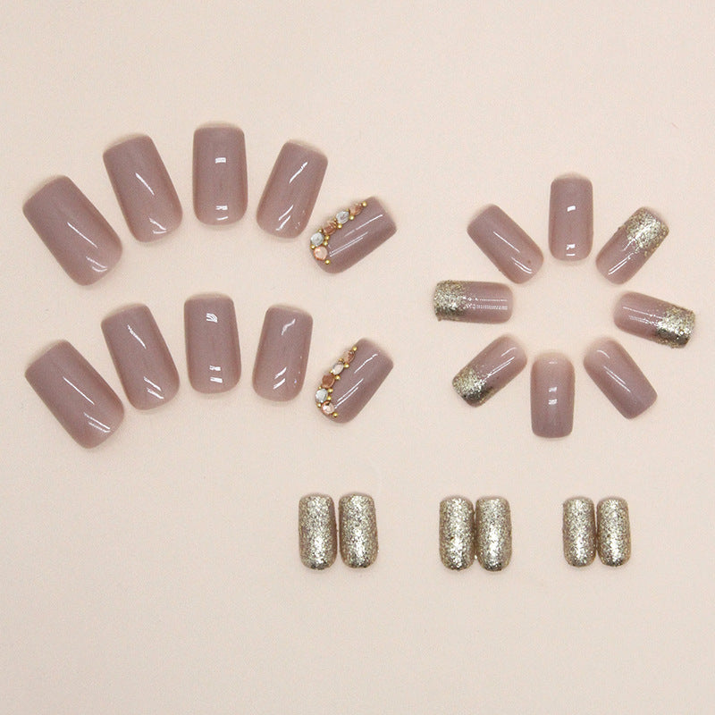 Glamouröser Glitzer und Kristall-Nagelkunst-Tipps Karnz