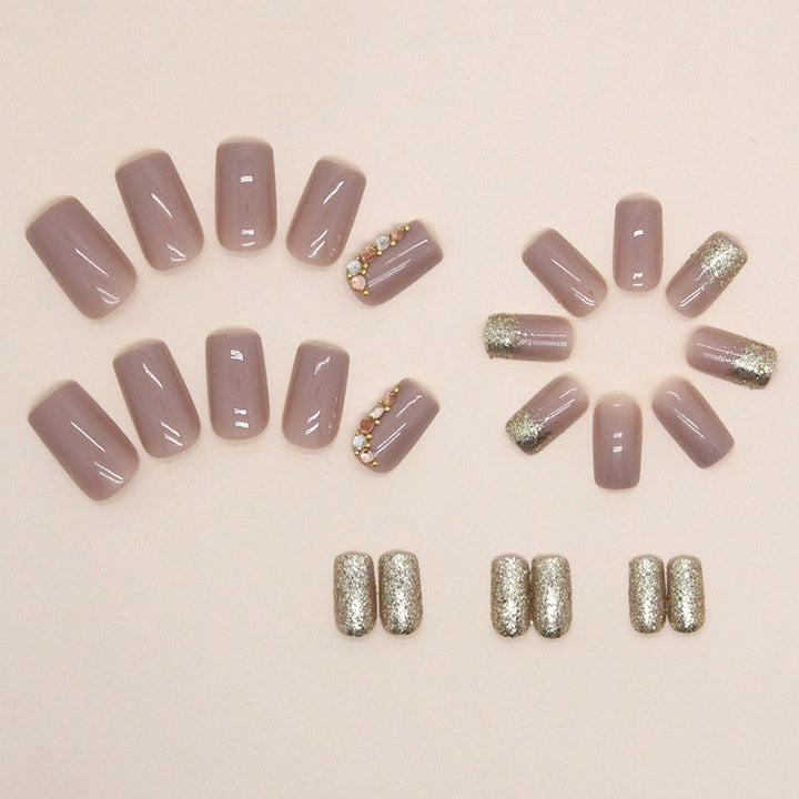Glamouröser Glitzer und Kristall-Nagelkunst-Tipps Karnz