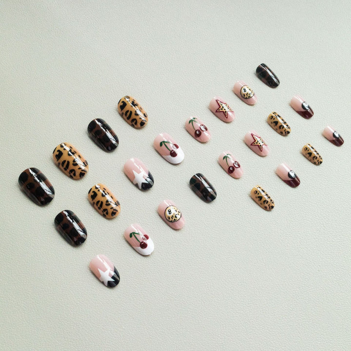Künstlerisches Themen-Nagelkunst-Design-Kit