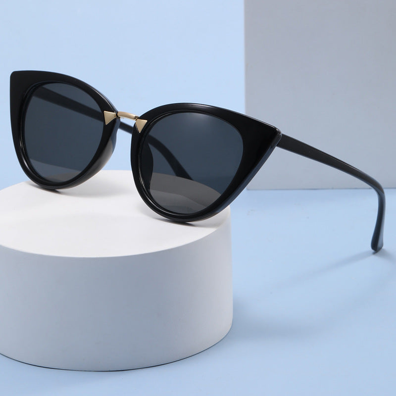 Damen Cat-Eye Sonnenbrille mit elegantem goldenen Detail Karnz
