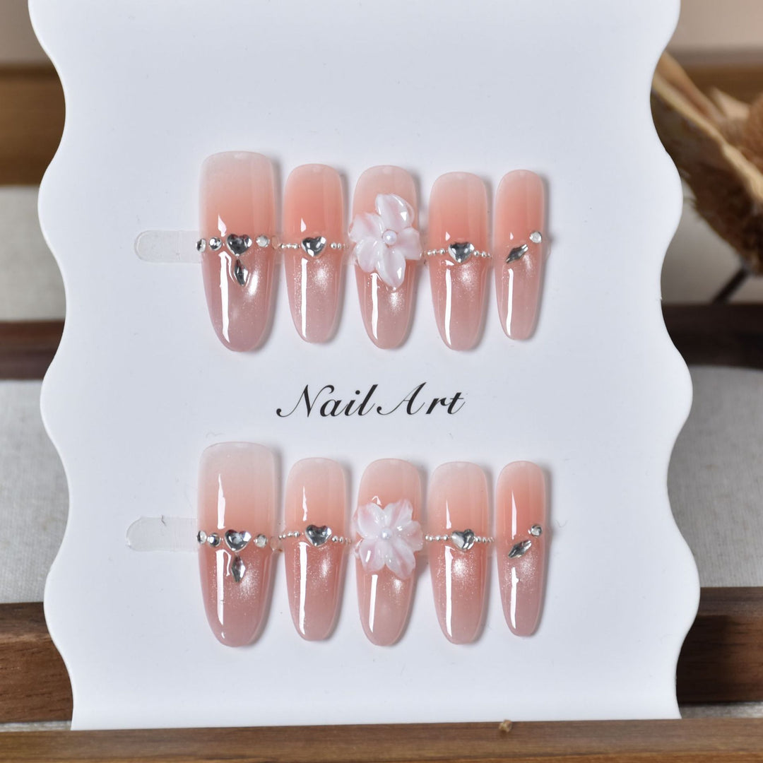 Elegante floral-verzierte Press-On Nagelkunst Karnz