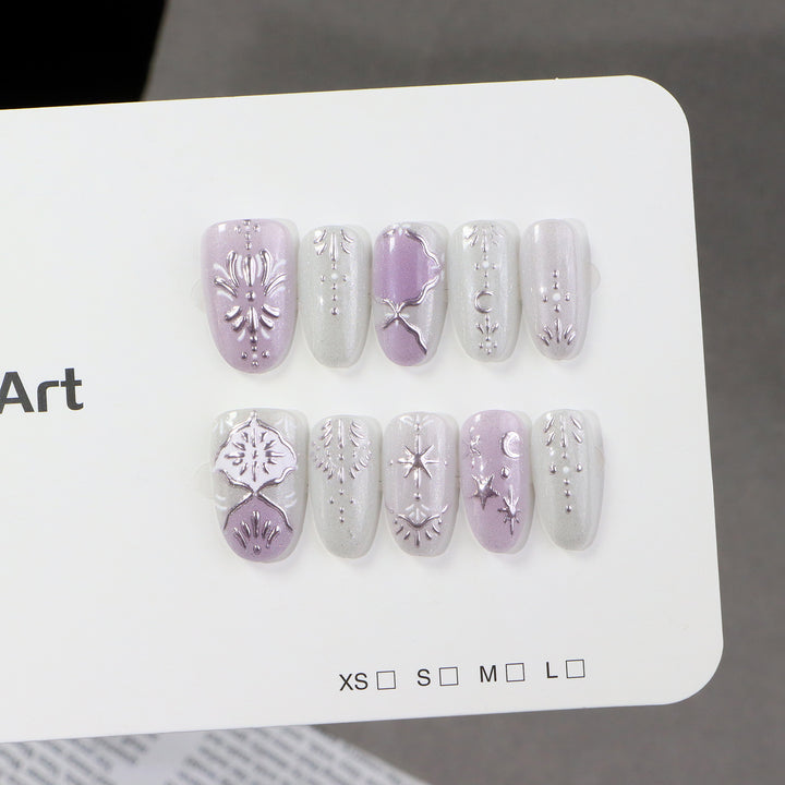 Dekoratives Metallic Press-On Nagelkunst Set Karnz