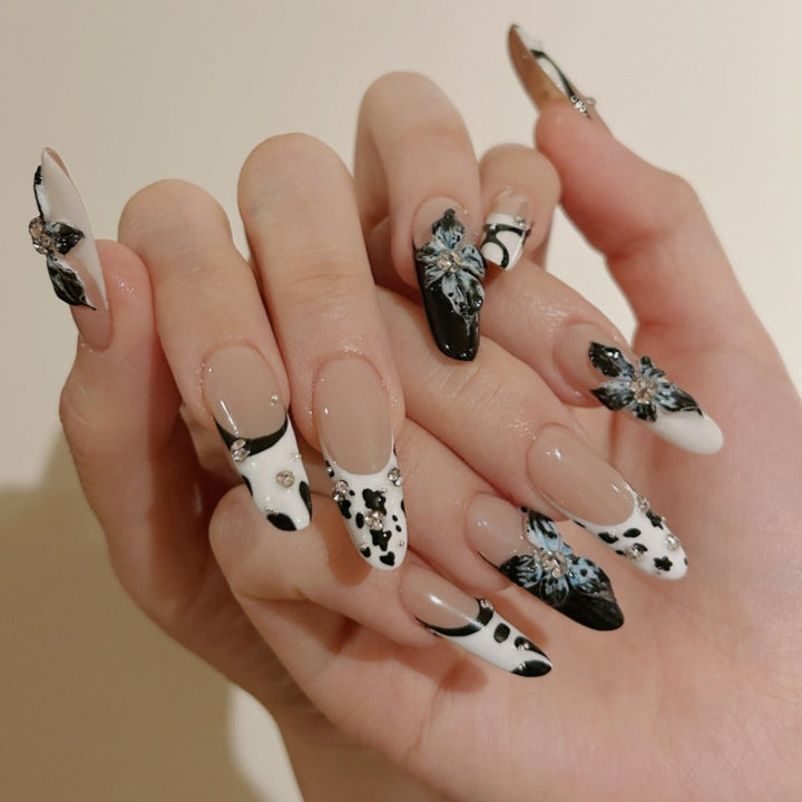 Blumen-Themen Press-On Nageldesign-Kollektion Karnz