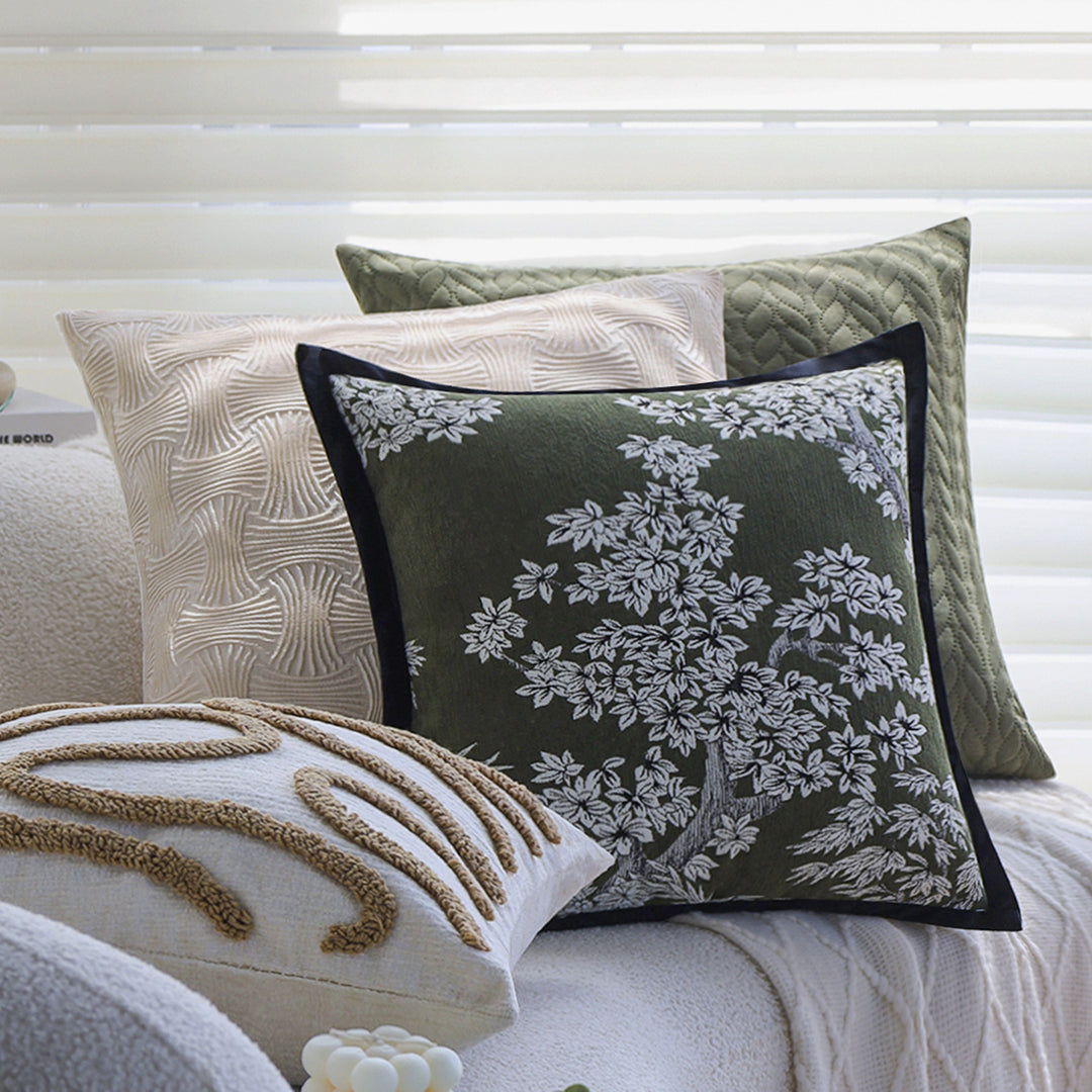 Dekoratives Kissen mit Struktur und modernem Design
