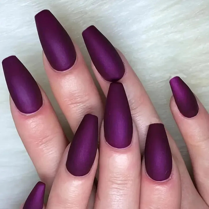 Elegante matte mandelförmige Nagelverlängerungen Karnz