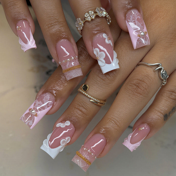Elegante Floral Press-On Nail Art Tipps Karnz