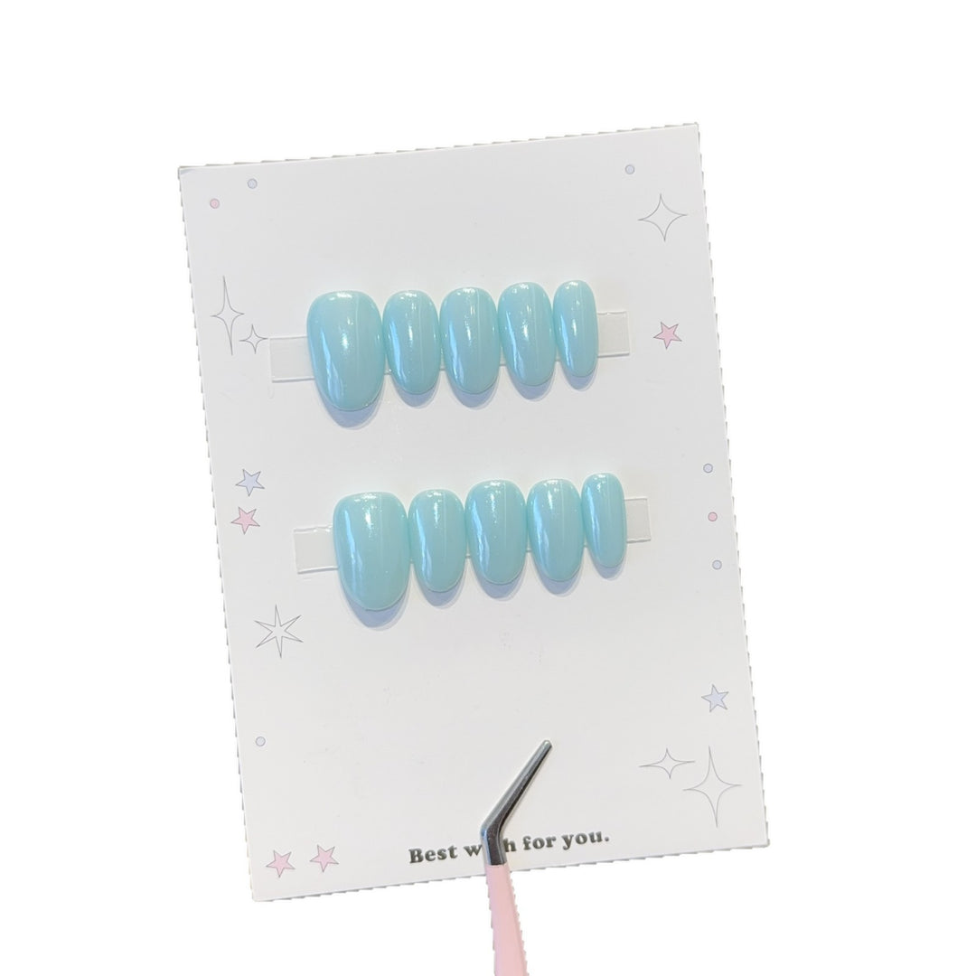 Künstliche Gel-Nägel Im Modernen Design Karnz