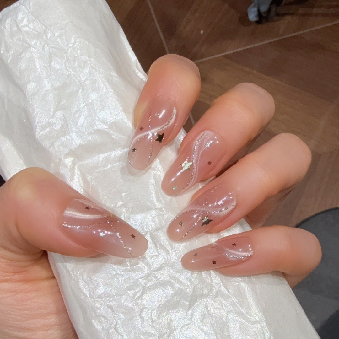 Stilvolle Nagelkunst Karnz