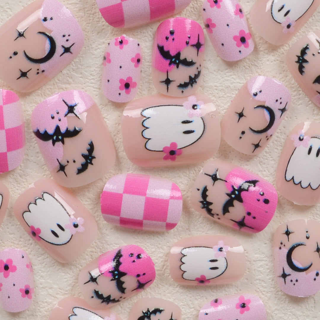 Kreative Nagelkunst mit Halloween-Motiven Karnz