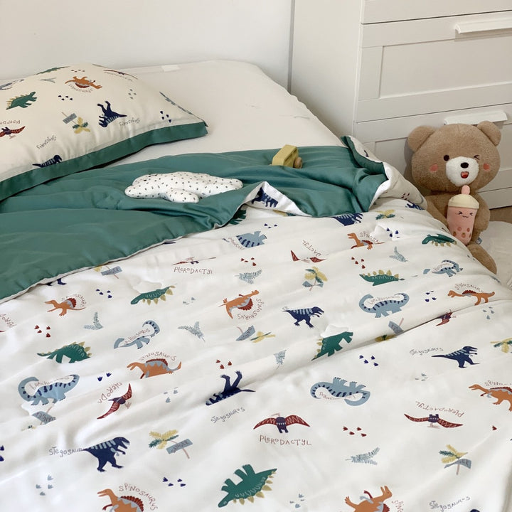 Kinder-Bettwäscheset aus Baumwollsatin mit verspieltem Safari-Tierprint und kontrastierter Saumkante