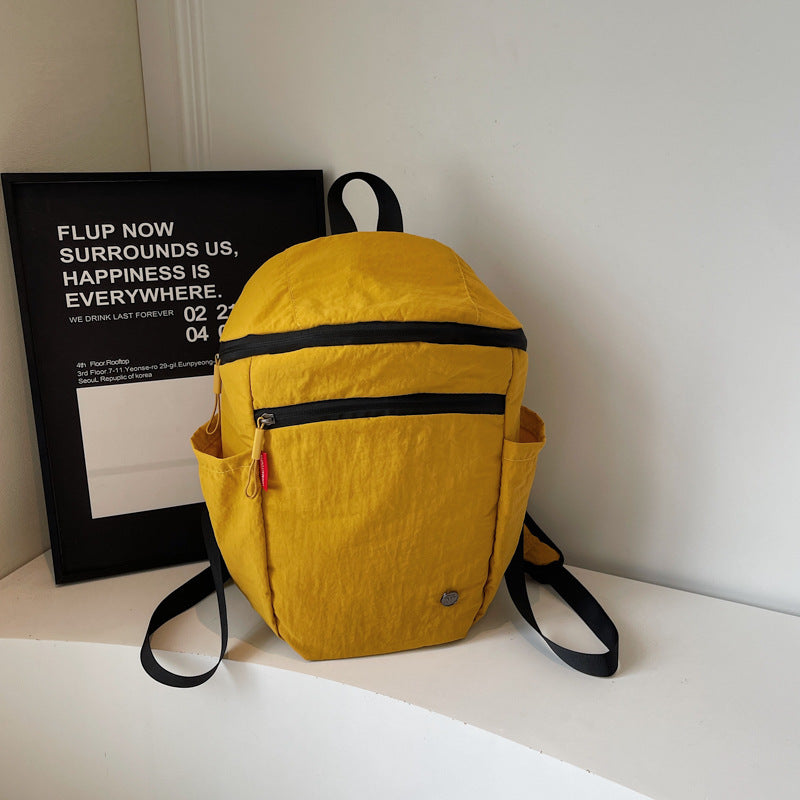 Moderner minimalistischer Rucksack für Reisen