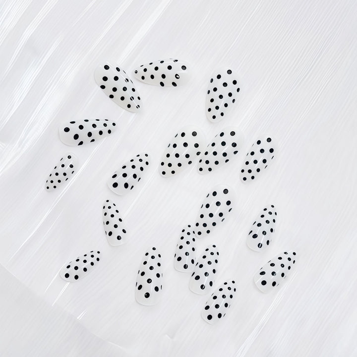 Künstlerisches Punktmuster Design Druck-Nägel Karnz