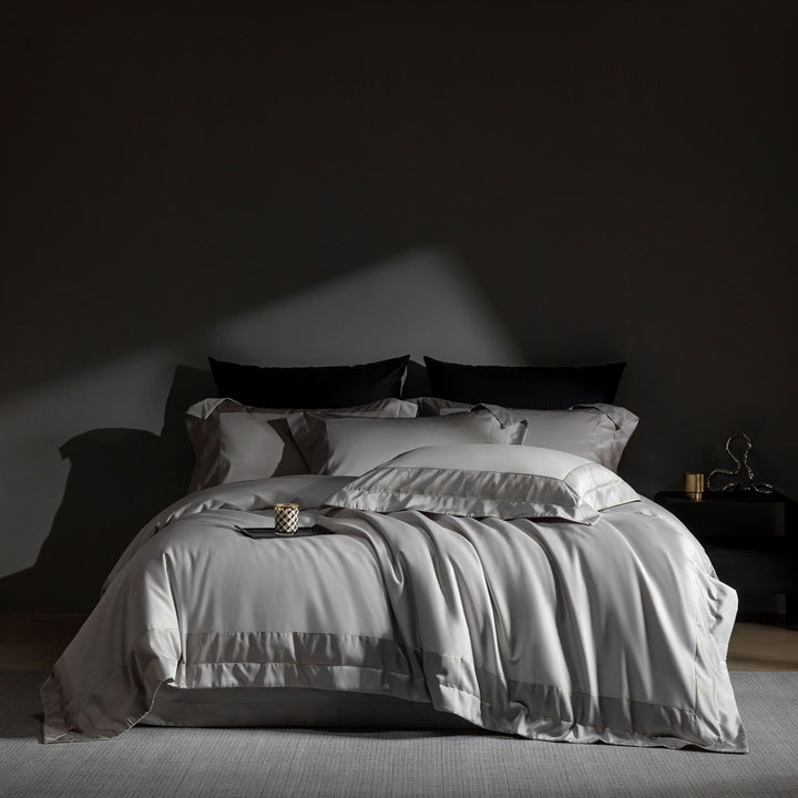 Hotel-Grade Seidiger Satin Bettdeckenset mit verstecktem Verschluss & Eckenbindungen