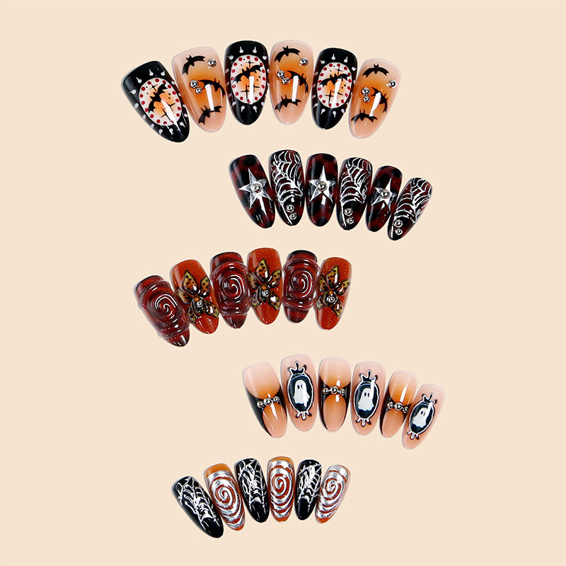 Kunstvolle Halloween-Nagelspitzen Karnz