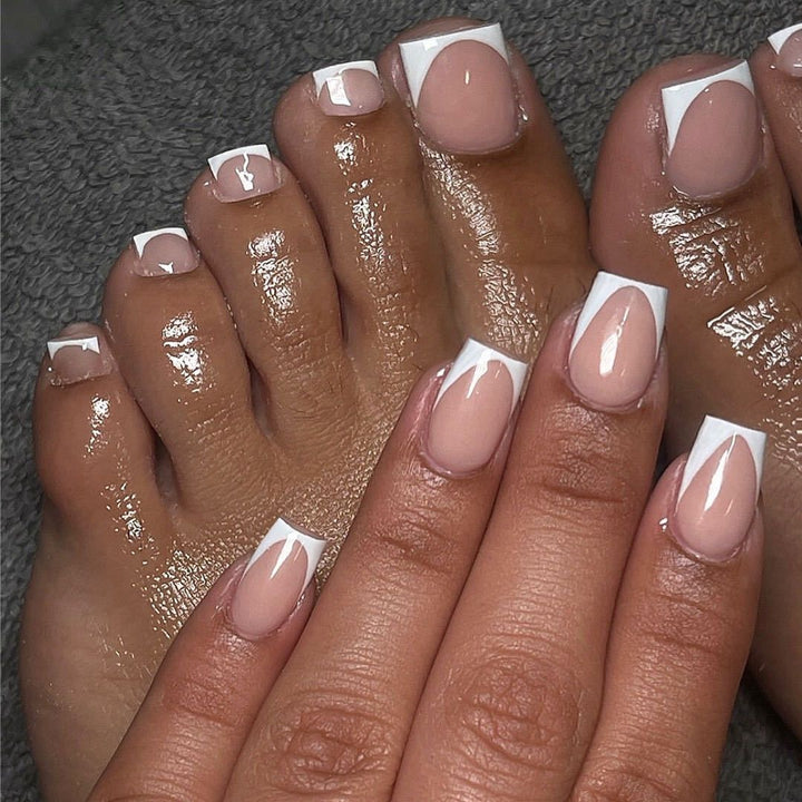 Elegantes Französisch-Spitzen Mani-Pedi-Set Karnz