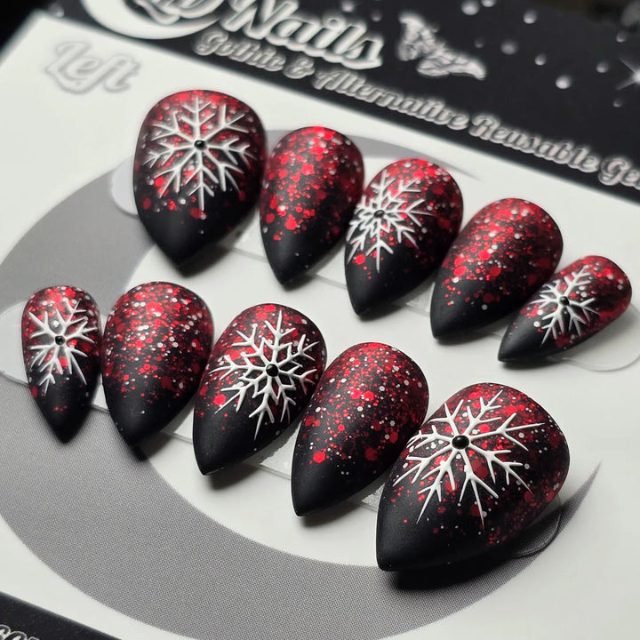Kunstnägel mit Schneeflocken Design Karnz