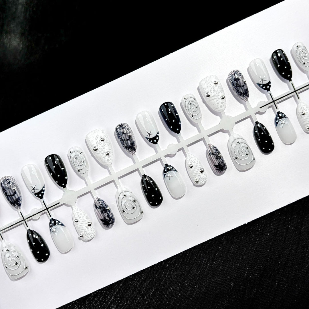 Kreatives thematisches Press-On Nail Art Set