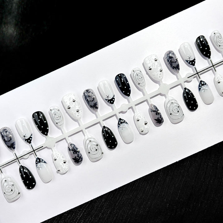 Kreatives thematisches Press-On Nail Art Set