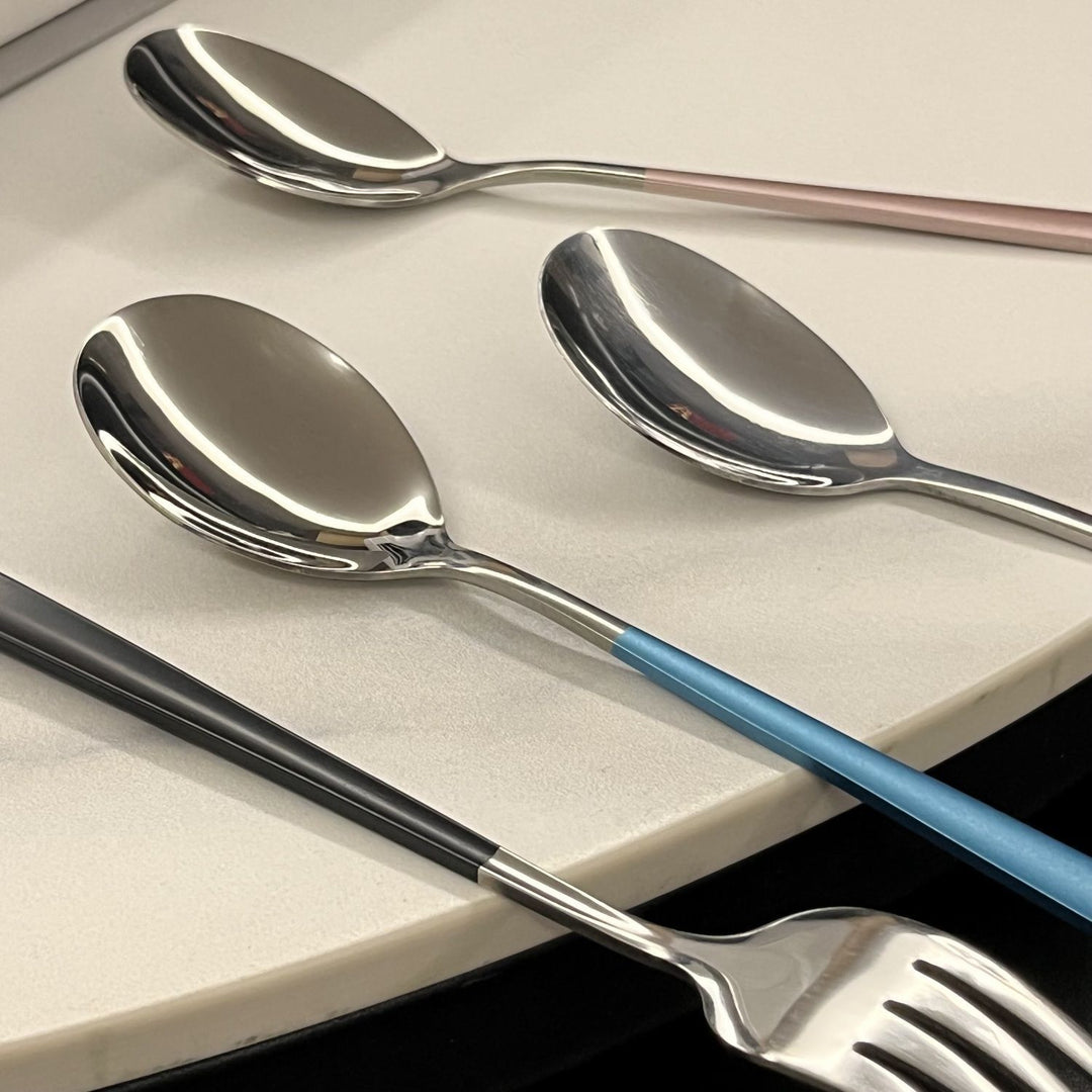 Exklusives und Tragbares Besteckset Karnz