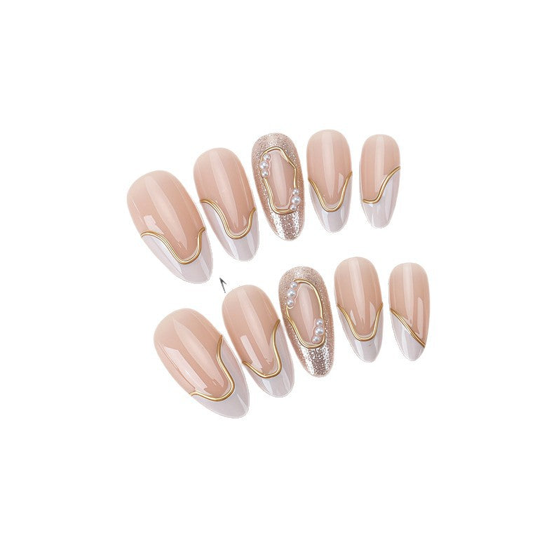 Elegante Gold-Accent Press-On Nagelkunst Karnz