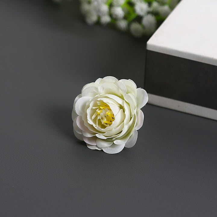 Blumenbrosche für dekorative Zwecke und Anzeige