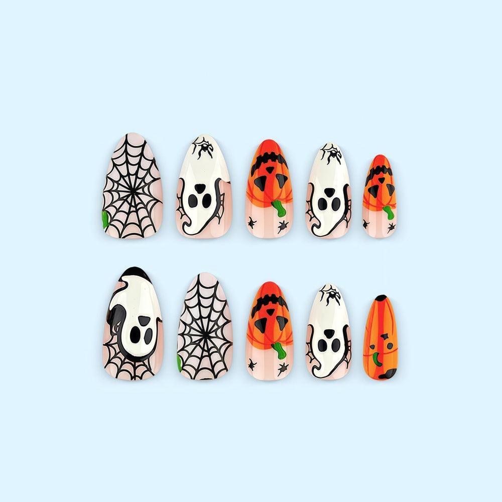 Kunstnägel im Halloween-Design mit gruseligem Geister- und Kürbismotiv Karnz
