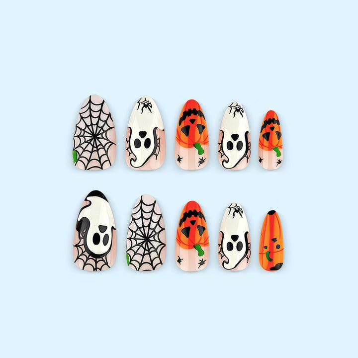 Kunstnägel im Halloween-Design mit gruseligem Geister- und Kürbismotiv Karnz