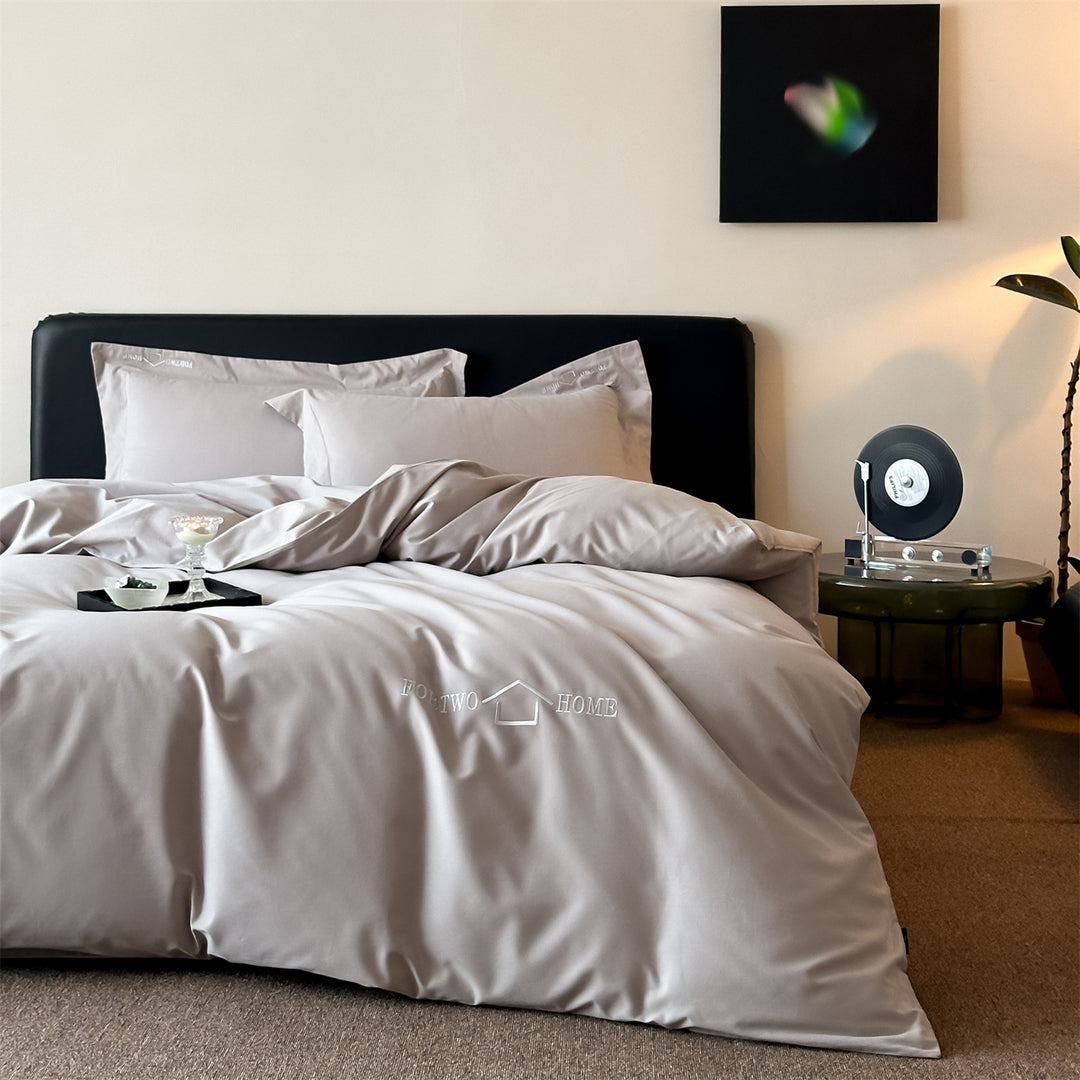 Modernes Baumwollsatin-Bettwäscheset mit Stick-Logo, Extraweichem Hotel‑Finish und Reißverschluss