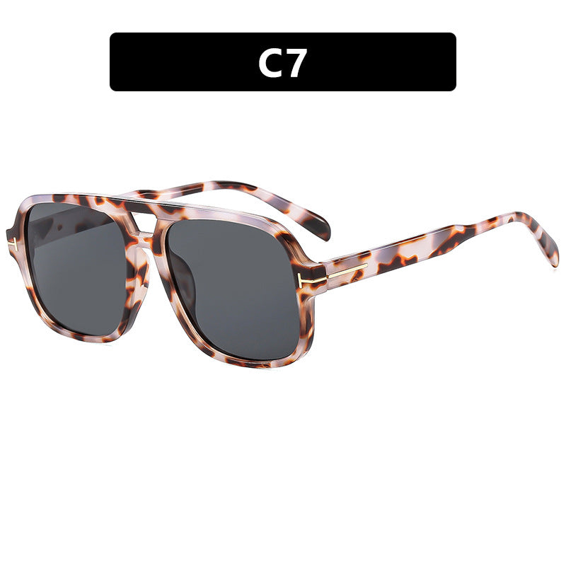 Damen quadratische Designerbrille mit filigranem Rahmen und modernem Kunststoffmaterial Karnz