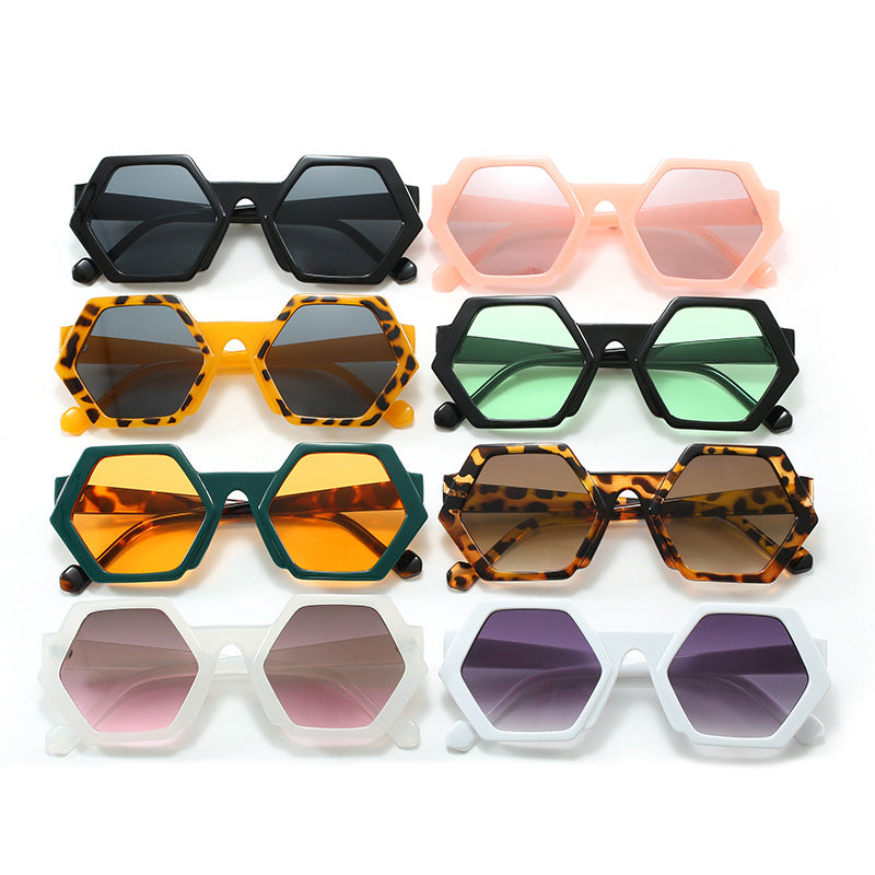 Damen hexagonale Katzenaugen-Sonnenbrille mit urbanem Leopardenmuster Karnz