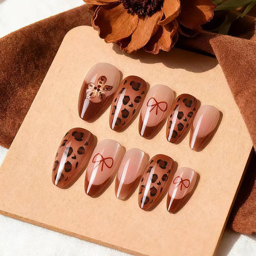 Stylisches Tierdruck Press-On Nagelset