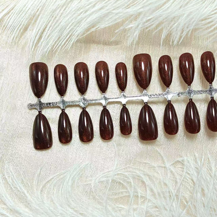 Kunstnägel mit Schimmerndem Glanz Karnz