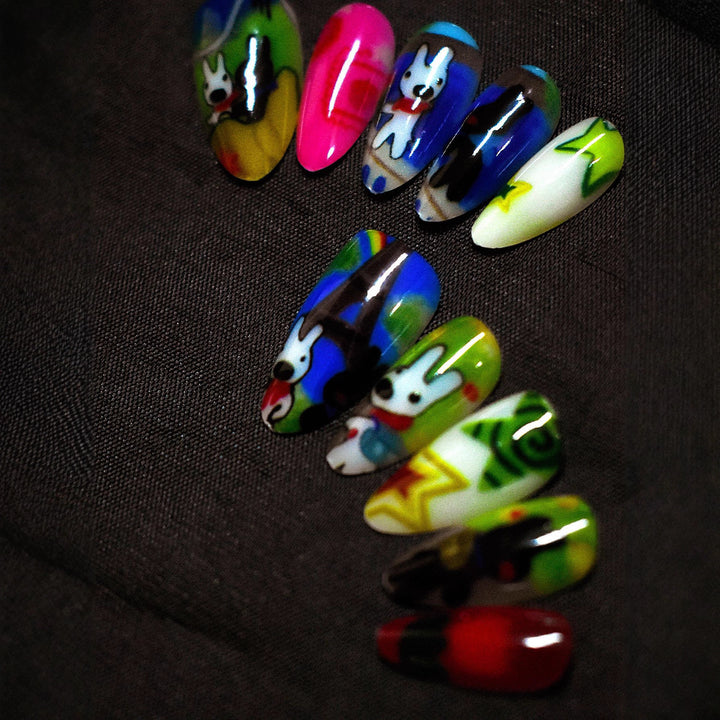 Künstlerisches Nageldesign Karnz