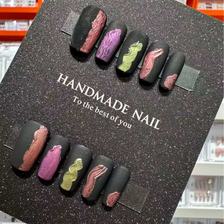 Handgefertigtes dekoratives Press-On Nagelkunst-Set mit einzigartigen Texturen