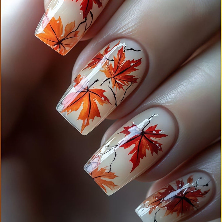 Kunstnägel mit herbstlichen Blattmotiven Karnz