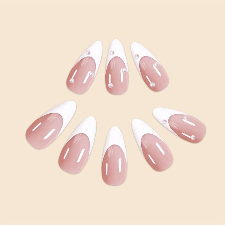 Elegante Press-On Stiletto Nagelkunst