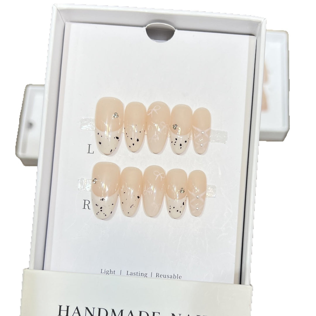 Handgemachtes dekoratives Press-On-Nagelset Karnz