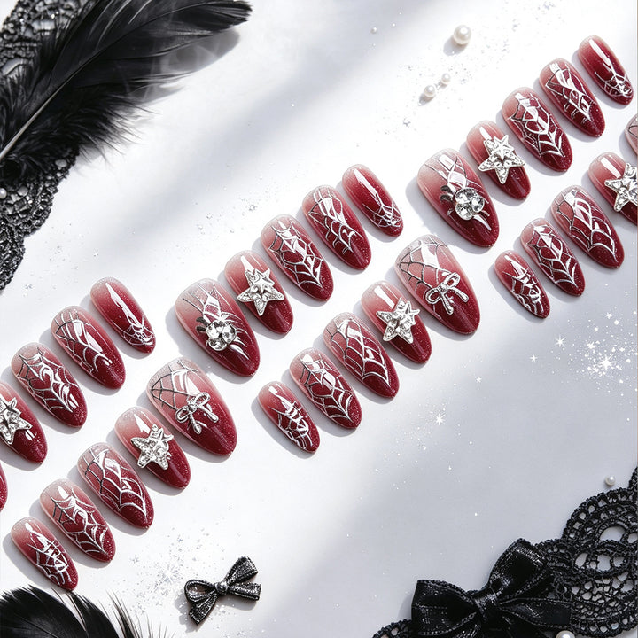 Glamouröse Kunstnägel mit Strass Karnz