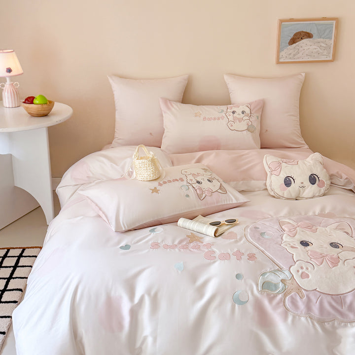 Mädchen-Bettwäschegarnitur im Kawaii‑Look mit Samt‑Applikation und bestickten Katzenmotiven