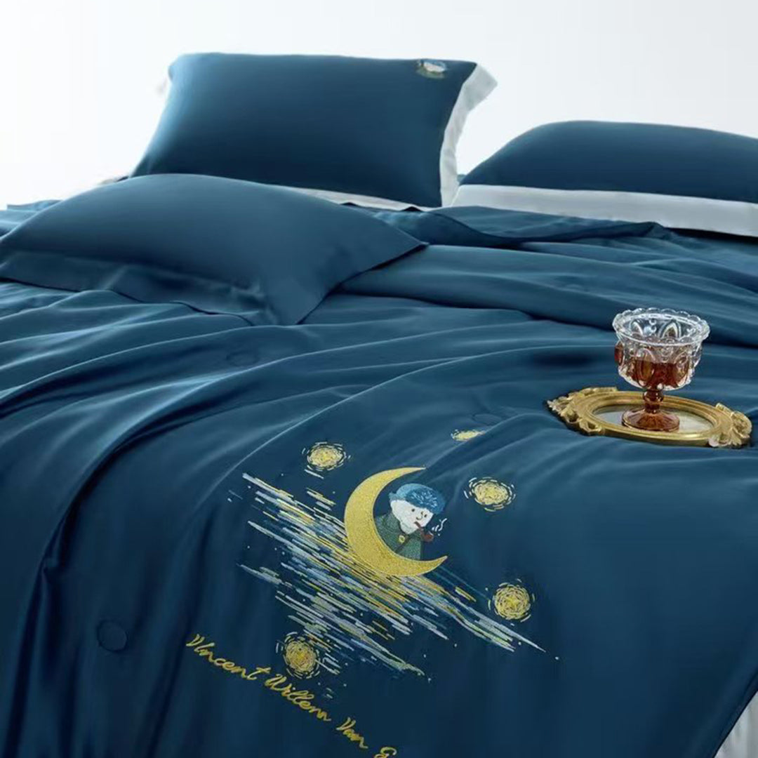 Satin-Bettwäsche-Garnitur mit illustrativer Portrait-Stickerei und feiner Satinkante