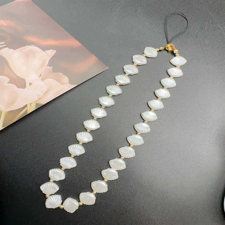 Muschelinspirierte Perlenkette Karnz