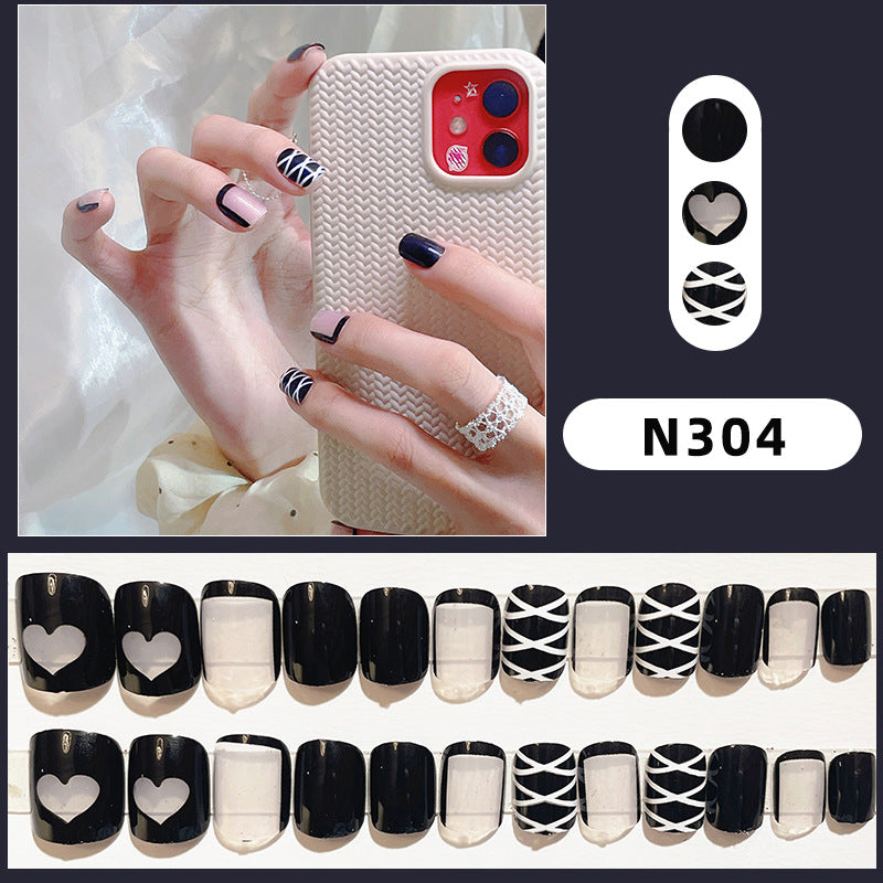 Stylisches Press-On-Nageldesign-Set mit Herz- und geometrischen Mustern
