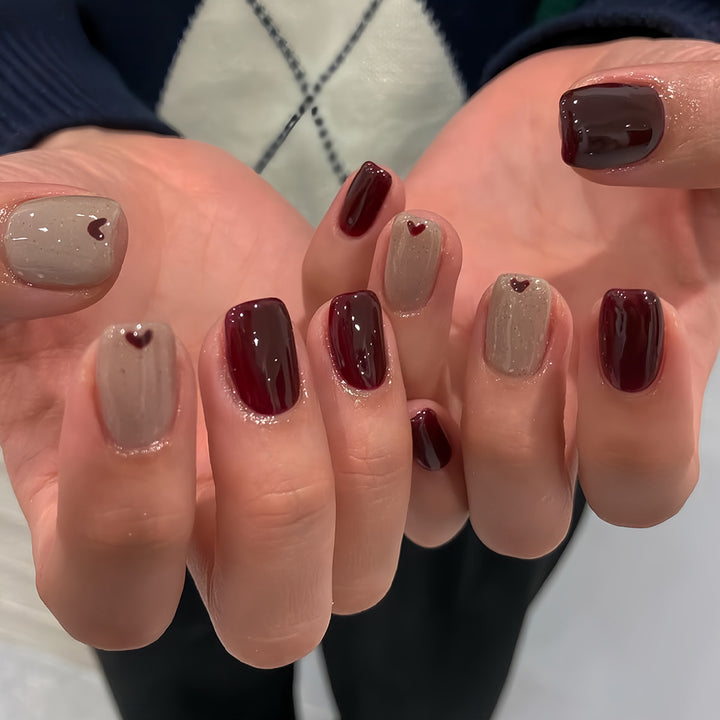 Künstlerisches Herz-Design Press-On Nagelkunst Karnz