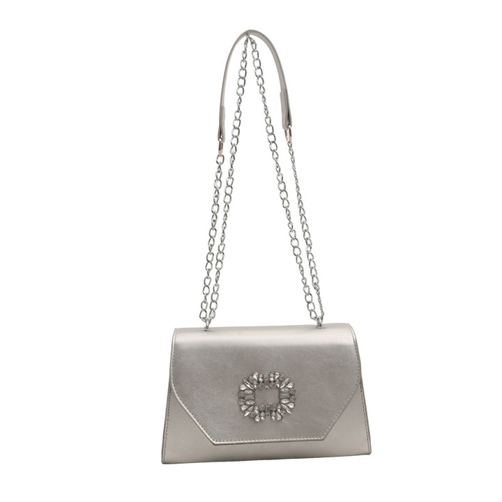 Elegante Handtasche mit Kettendetail für den Abend