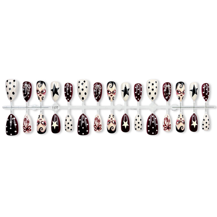 Kreatives Press-On Nagelkunst Set 1790746069