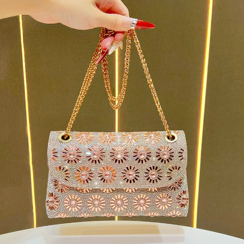 Dekorative blumenverzierte Abendhandtasche