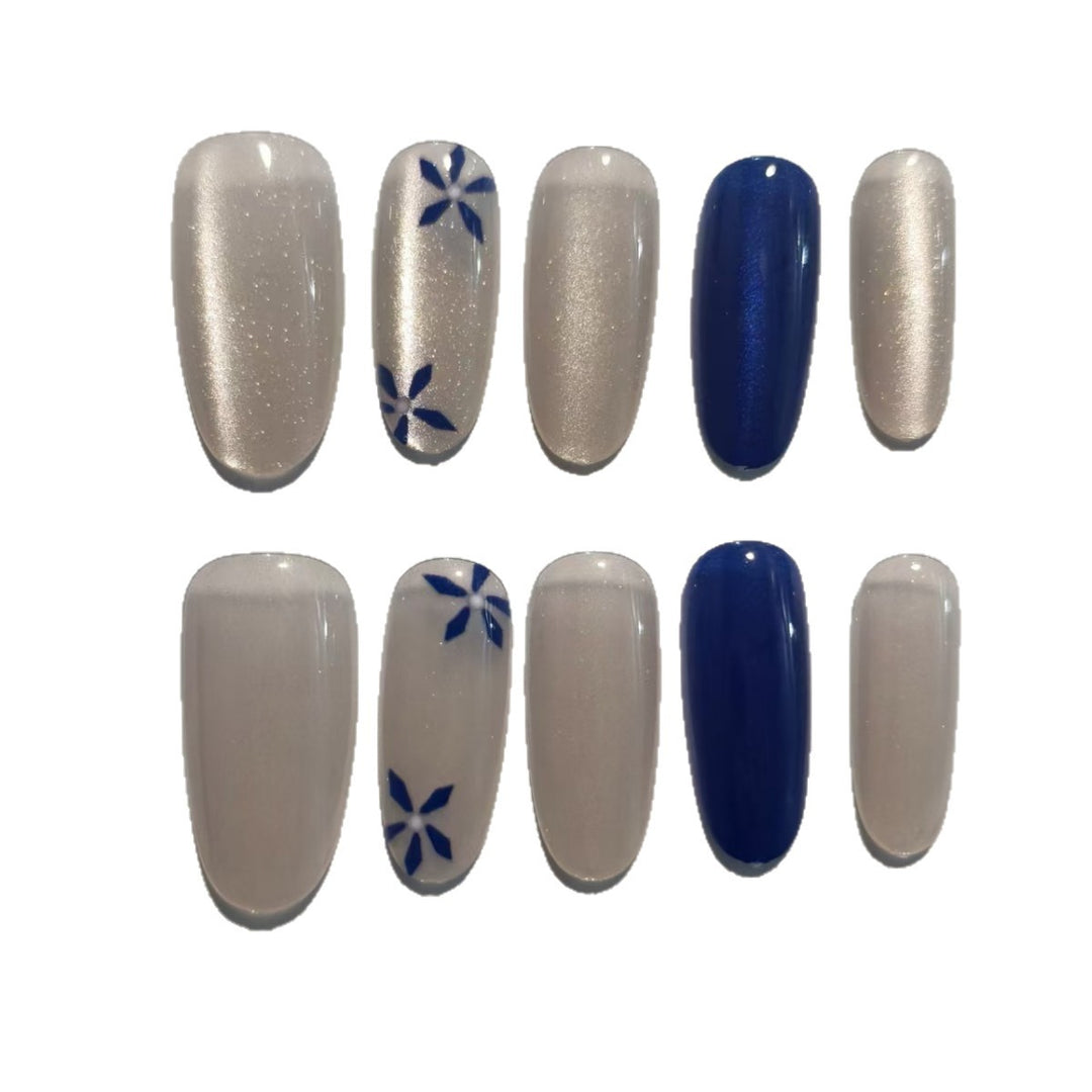 Künstlerisch floral inspiriertes Press-On Nagelset Karnz