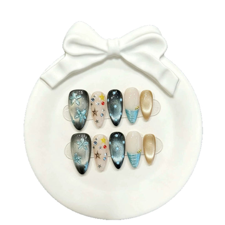 Künstlerisches Nagelkunst-Set mit Design des Sternenhimmels