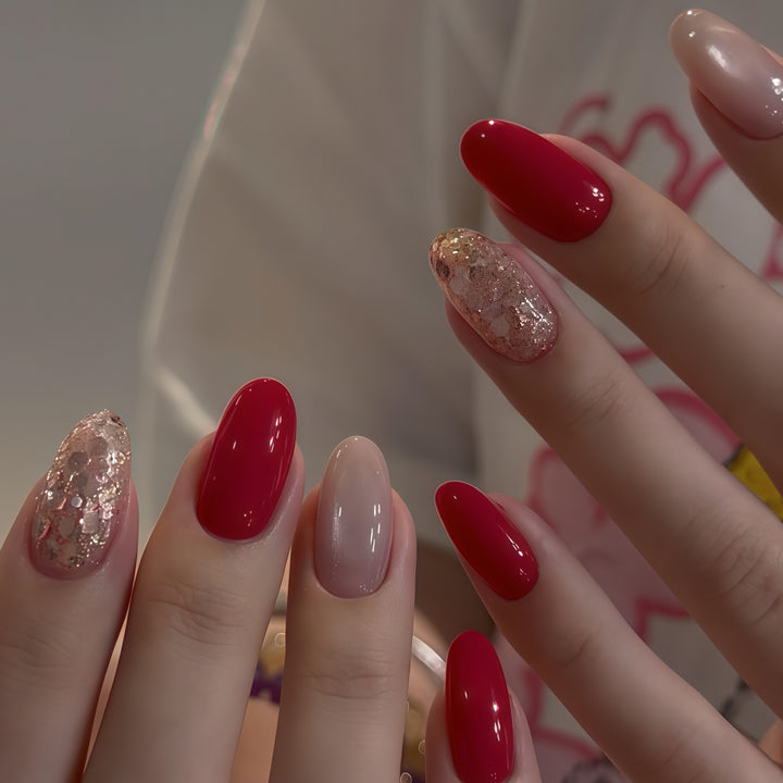 Glamouröse Kunstnägel mit Funkelnden Akzenten Karnz
